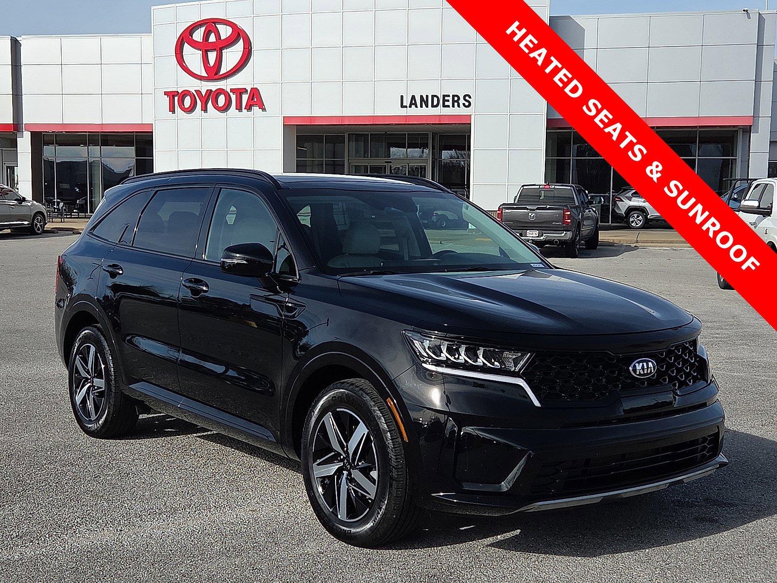 Used 2021 Kia Sorento S w/ Panoramic Sunroof Package