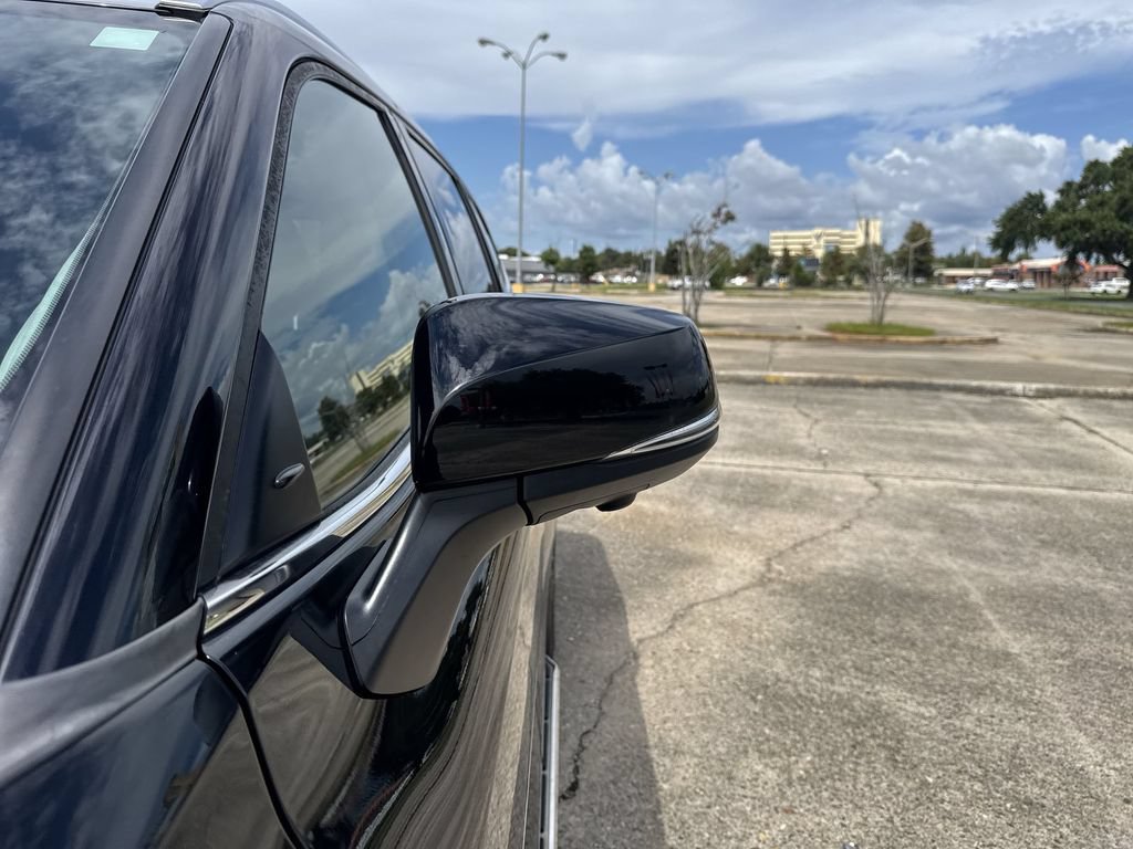 Used 2024 Toyota Highlander Platinum FWD image 11