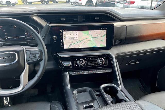 Used 2024 GMC Sierra 2500 Denali image 10