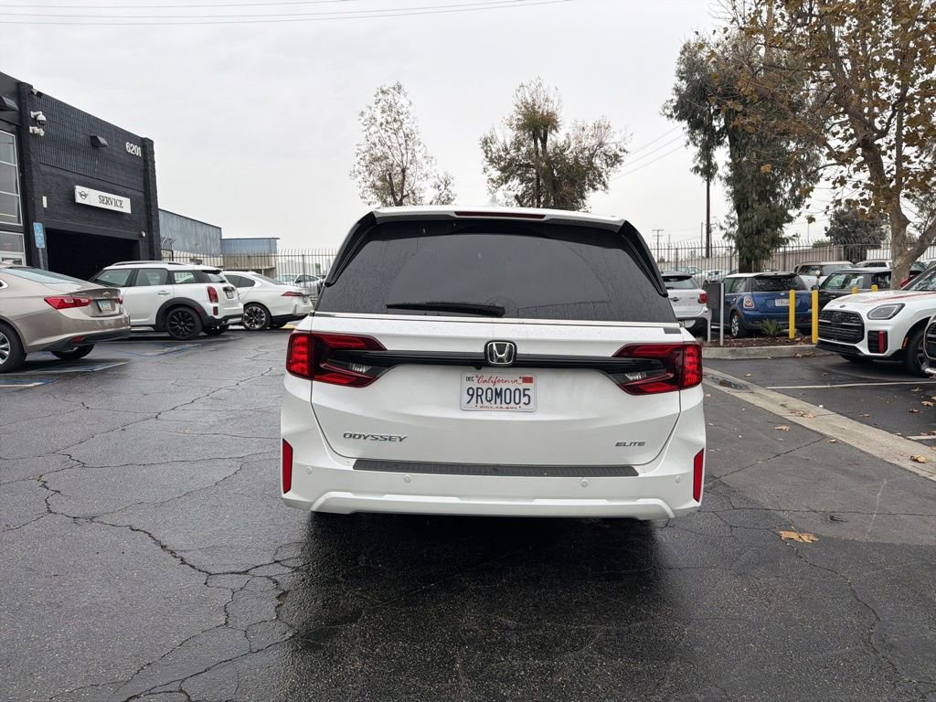 Used 2025 Honda Odyssey Elite image 4