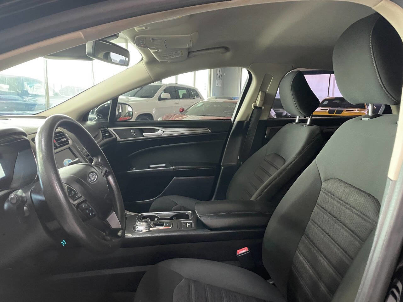 Used 2020 Ford Fusion SE image 14