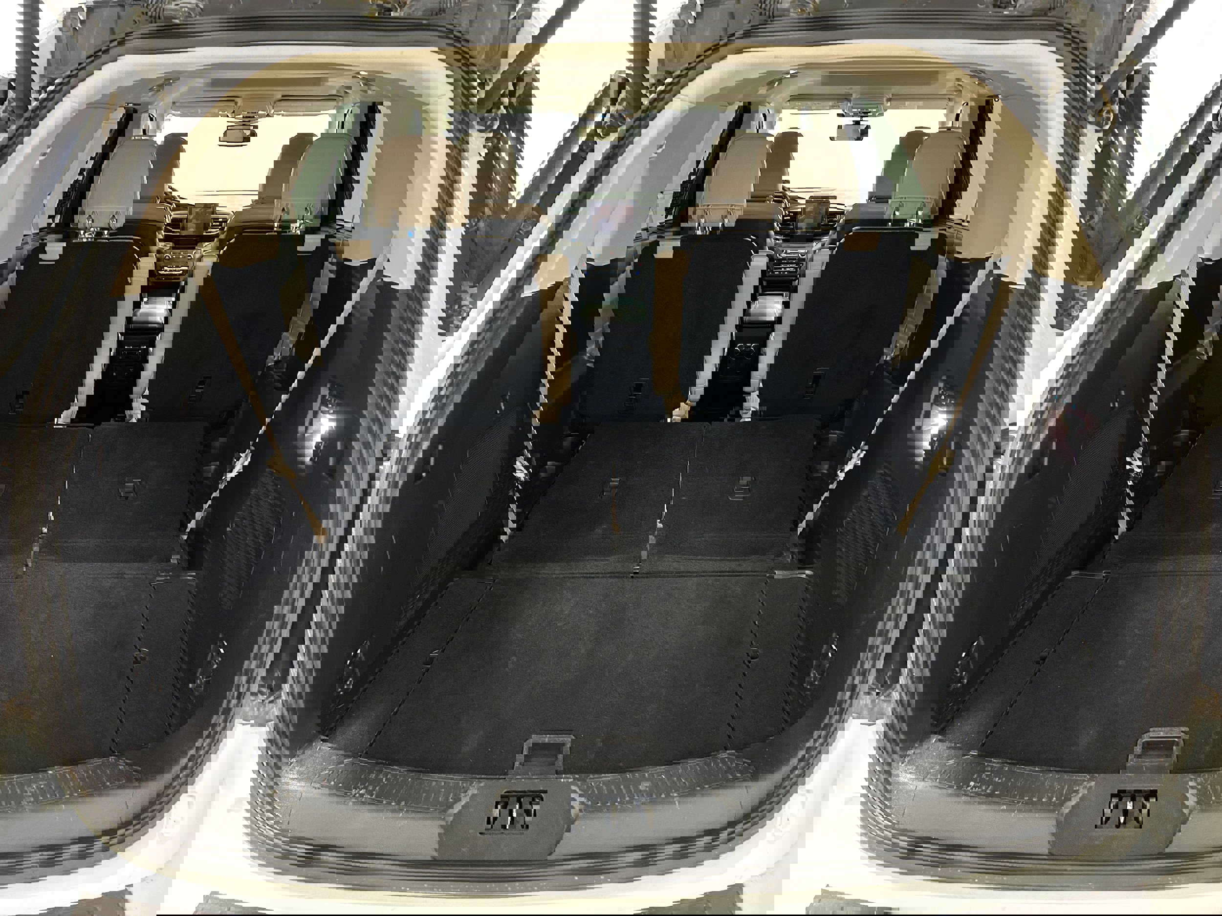 Used 2020 Ford Explorer Limited image 37