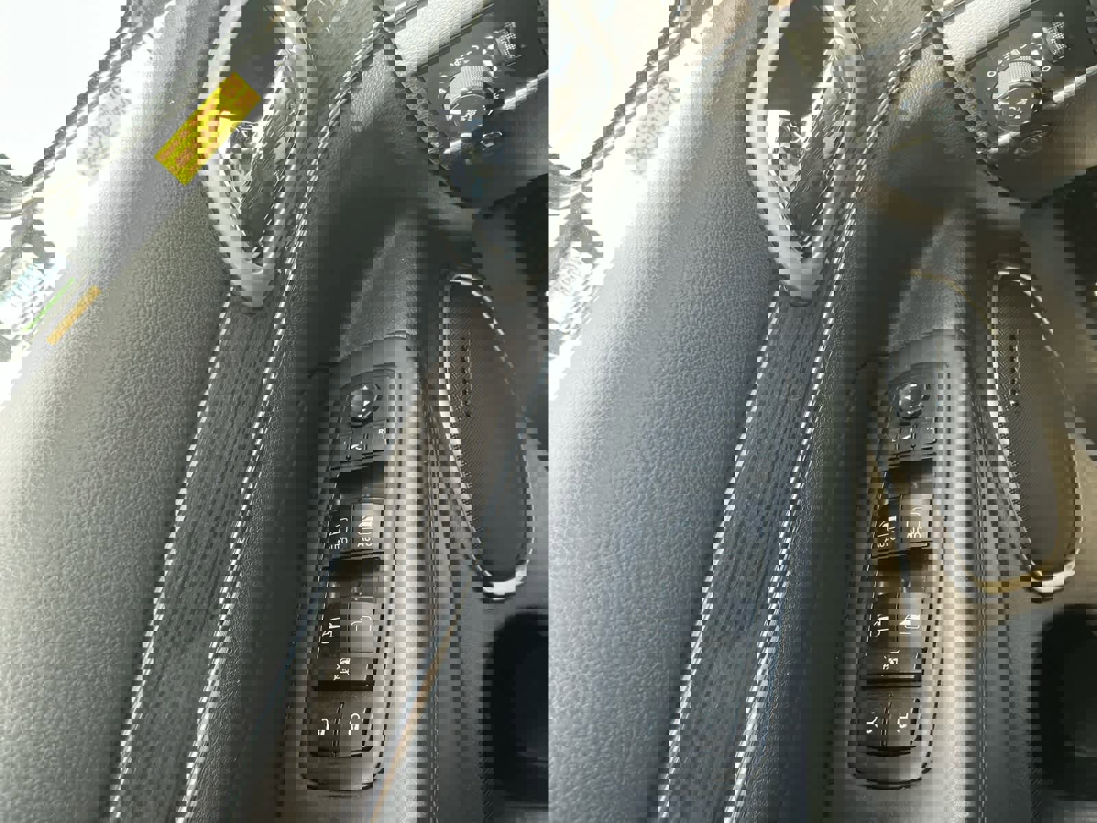 Used 2018 Jeep Grand Cherokee Overland image 15