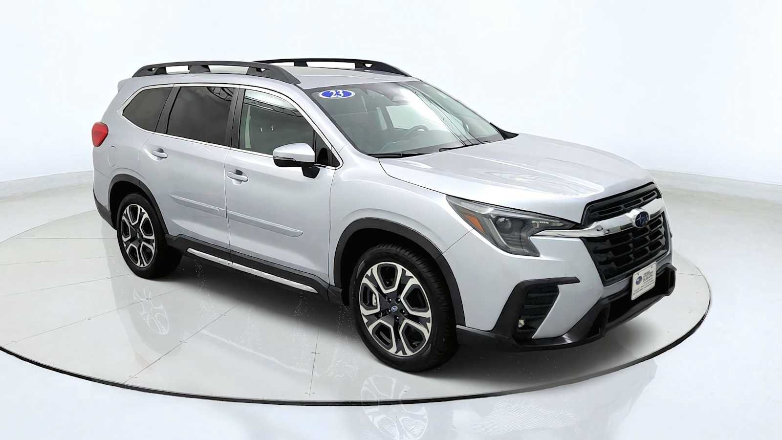 Used 2023 Subaru Ascent Limited AWD/4WD image 1