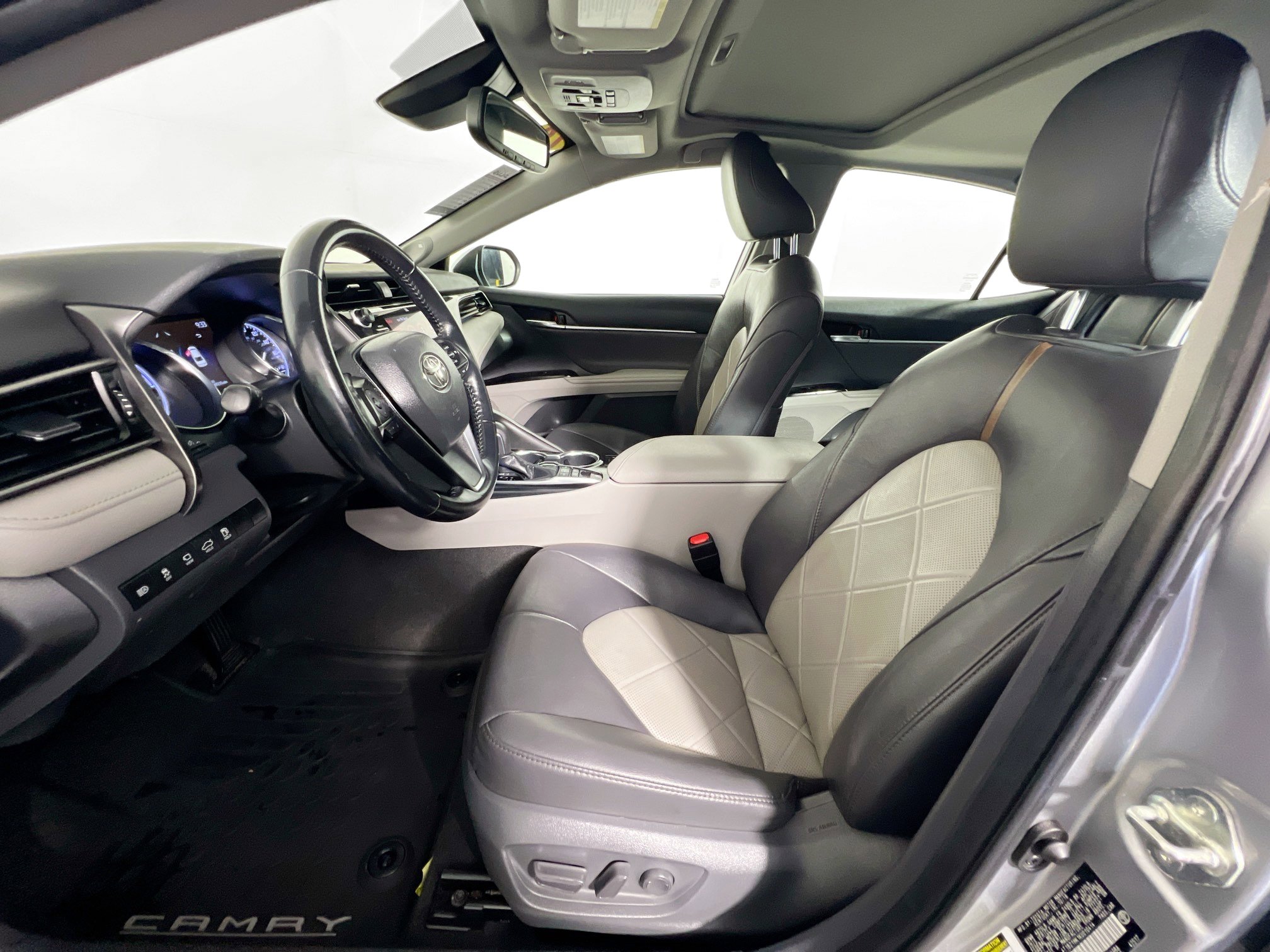 Used 2019 Toyota Camry XLE w/ Driver Assist Package image 14