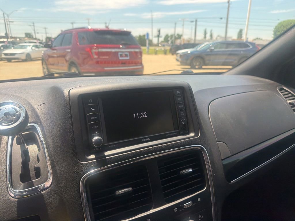 Used 2020 Dodge Grand Caravan SE FWD image 14
