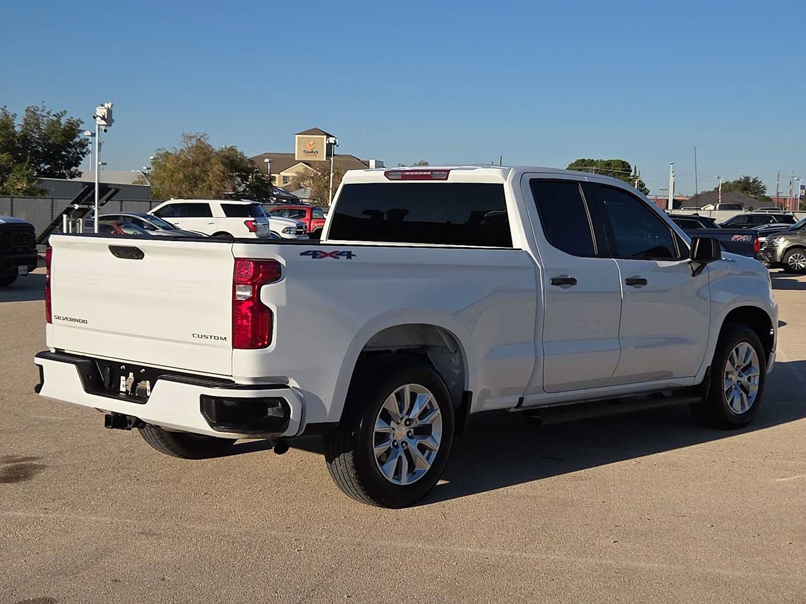 Used 2023 Chevrolet Silverado 1500 Custom AWD/4WD image 8