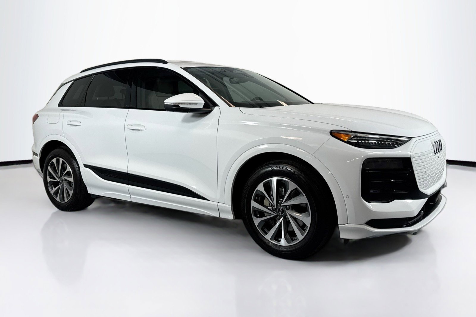 Used 2025 Audi Q6 e-tron Prestige w/ Beige Warm Weather Package image 3