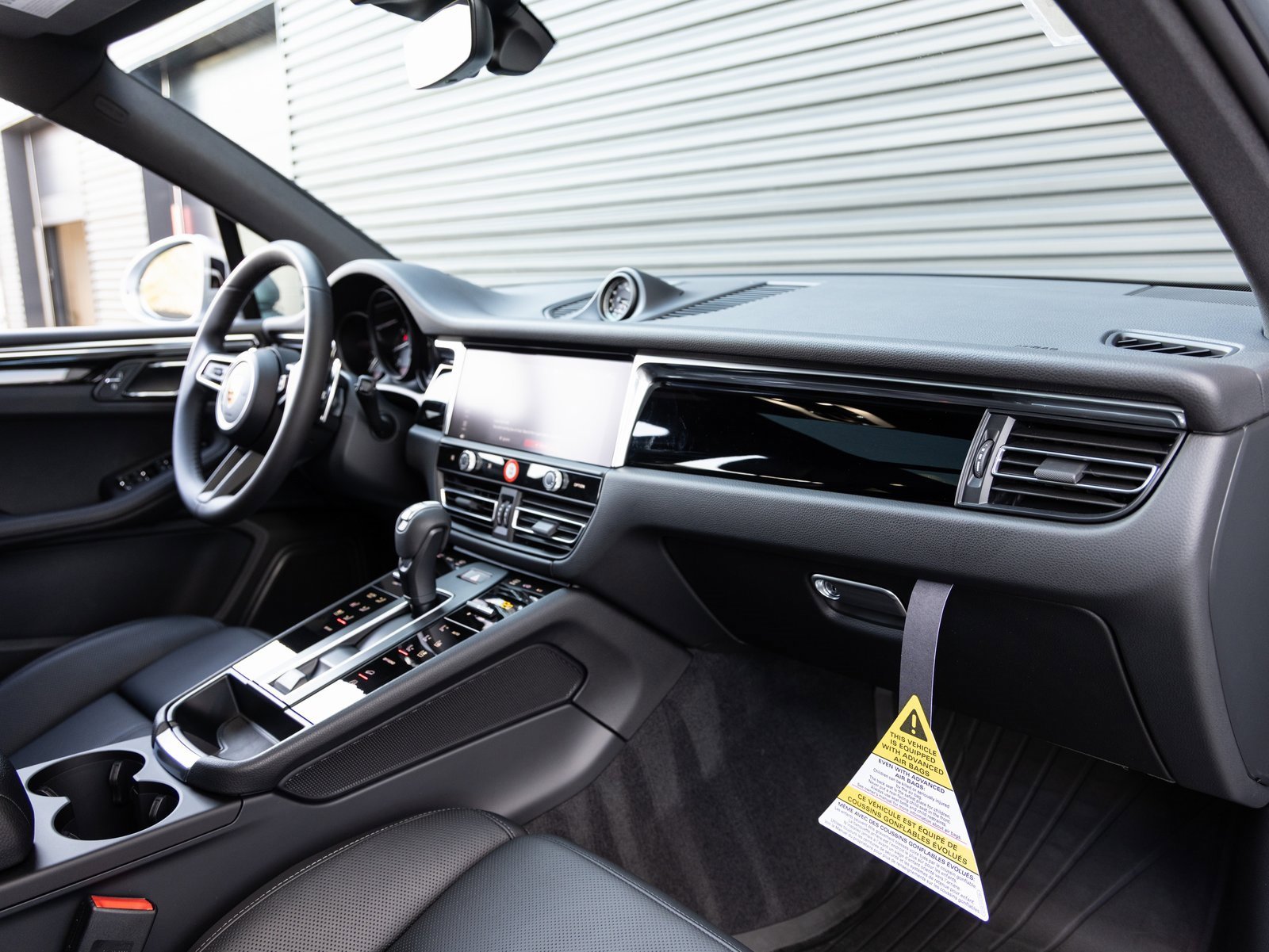 Certified 2026 Porsche Macan image 35