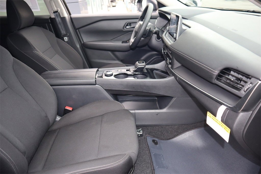 Certified 2025 Nissan Rogue S image 28