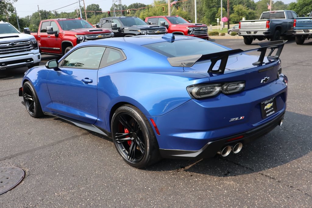 Used 2022 Chevrolet Camaro ZL1 RWD image 3