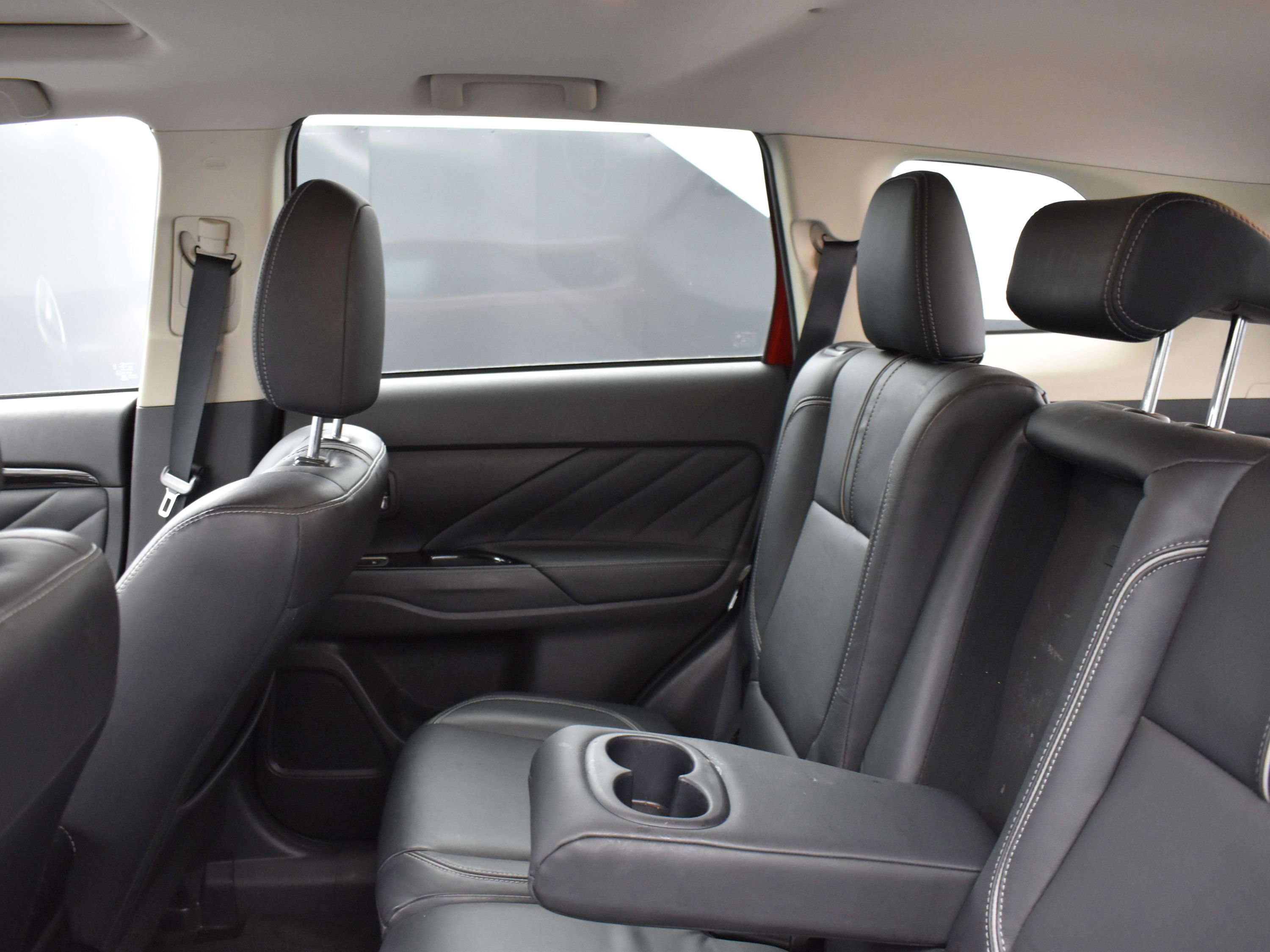 Used 2018 Mitsubishi Outlander GT image 8