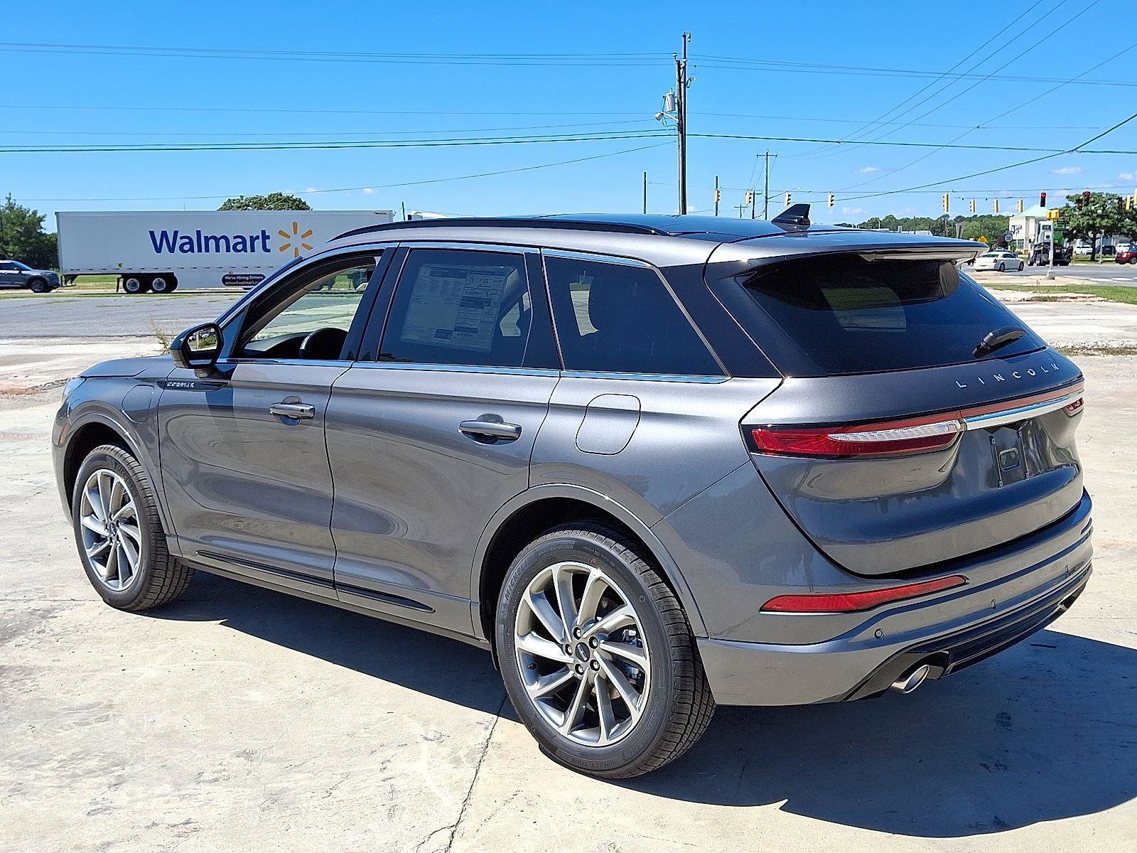 New 2025 Lincoln Corsair Grand Touring image 4