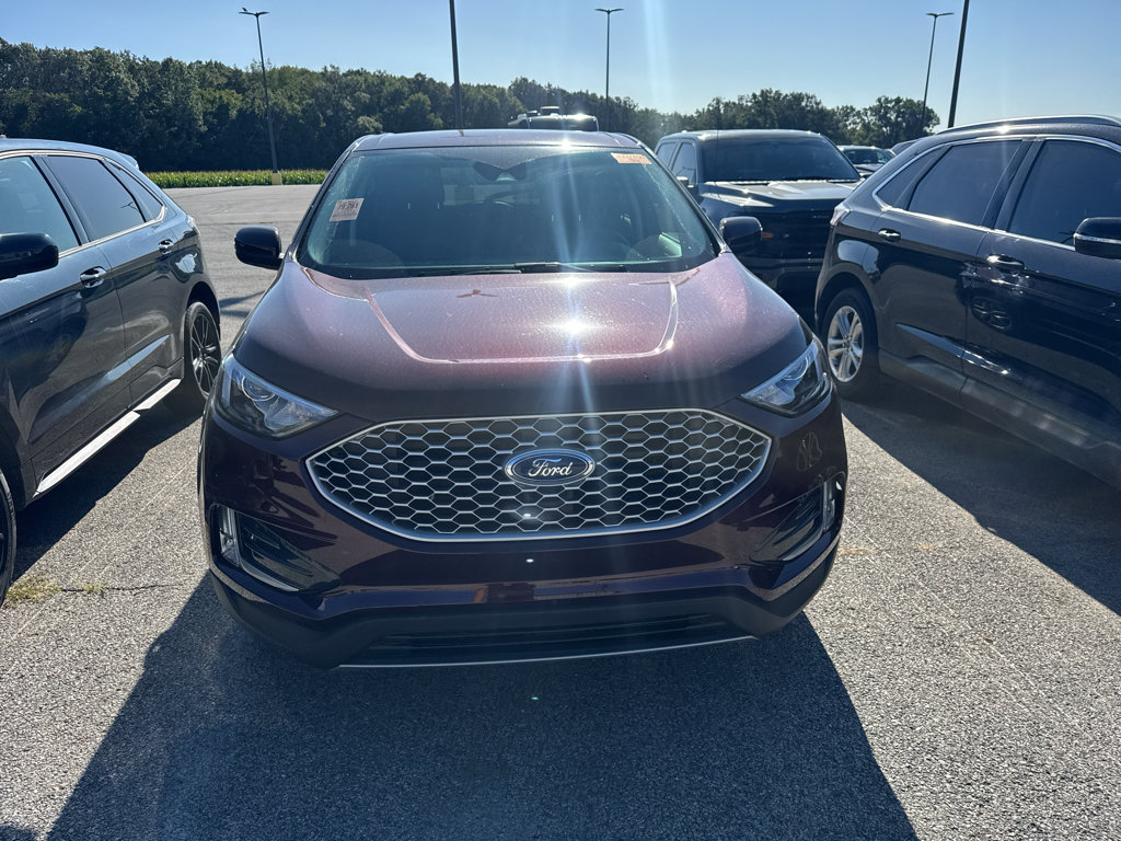 Used 2024 Ford Edge SEL w/ Convenience Package AWD/4WD image 2