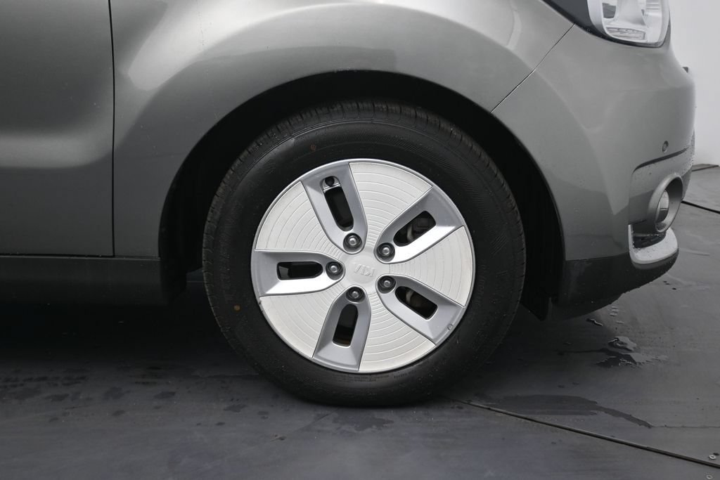 Used 2016 Kia Soul EV + FWD image 8