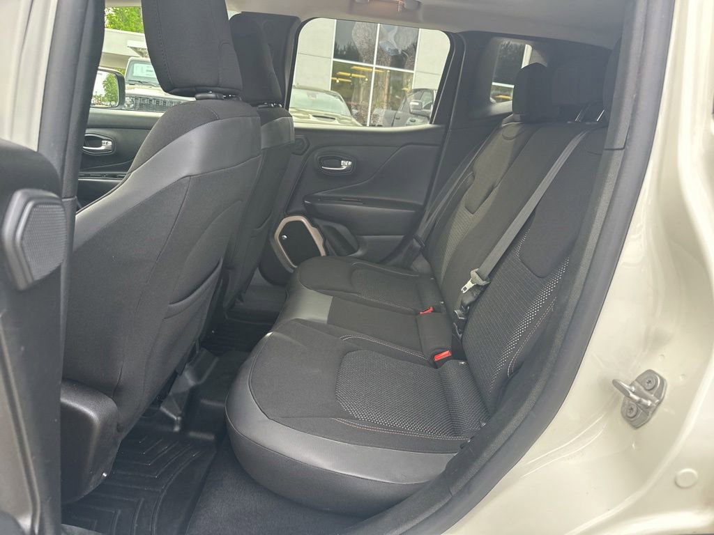 Used 2016 Jeep Renegade 75th Anniversary AWD/4WD image 31