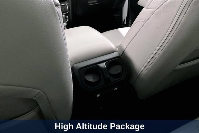 Used 2022 Jeep Wrangler Unlimited Sahara AWD/4WD image 13