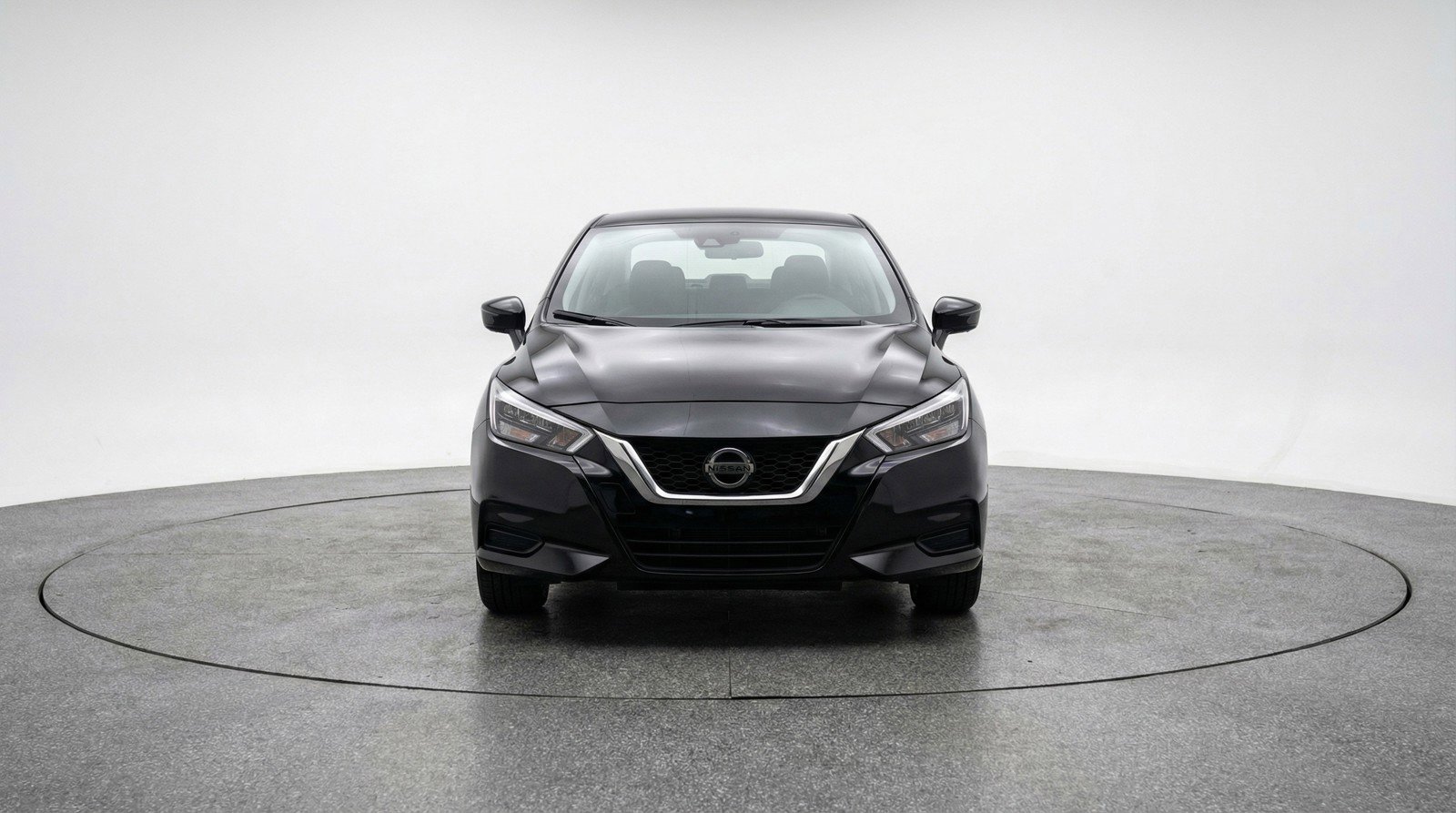 Used 2025 Nissan Versa SV image 2