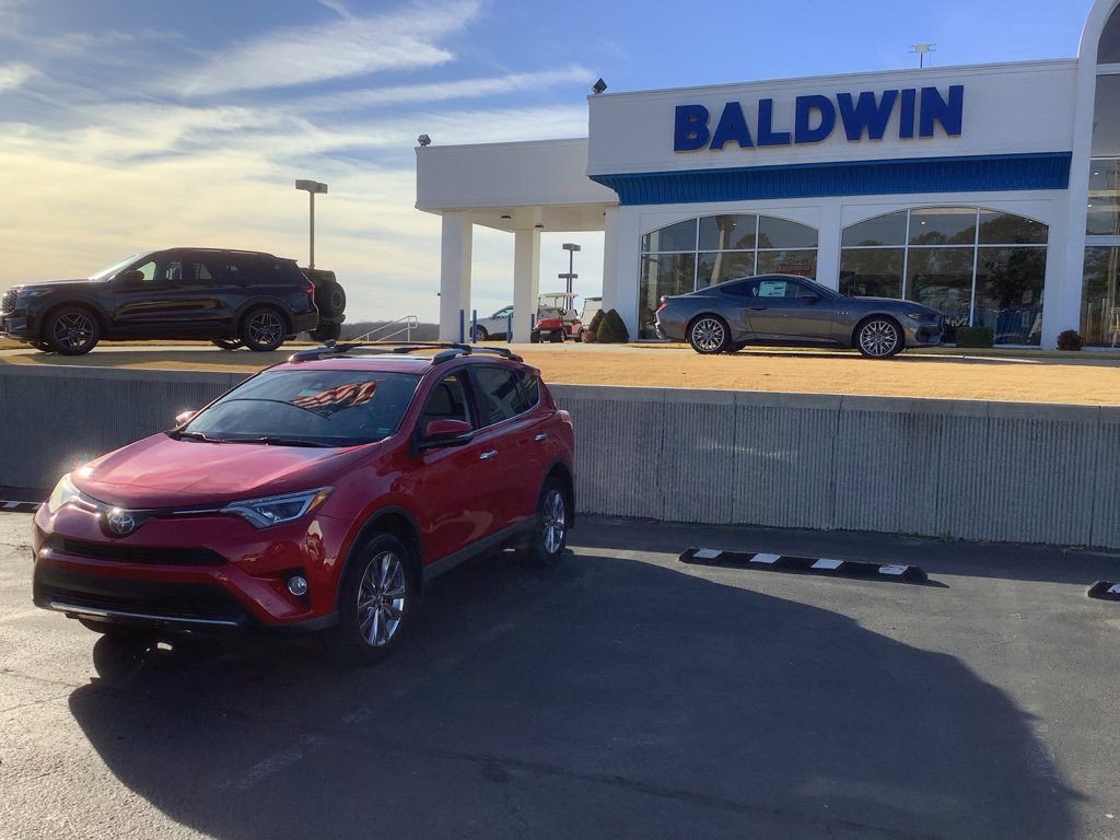 Used 2017 Toyota RAV4 Limited image 3