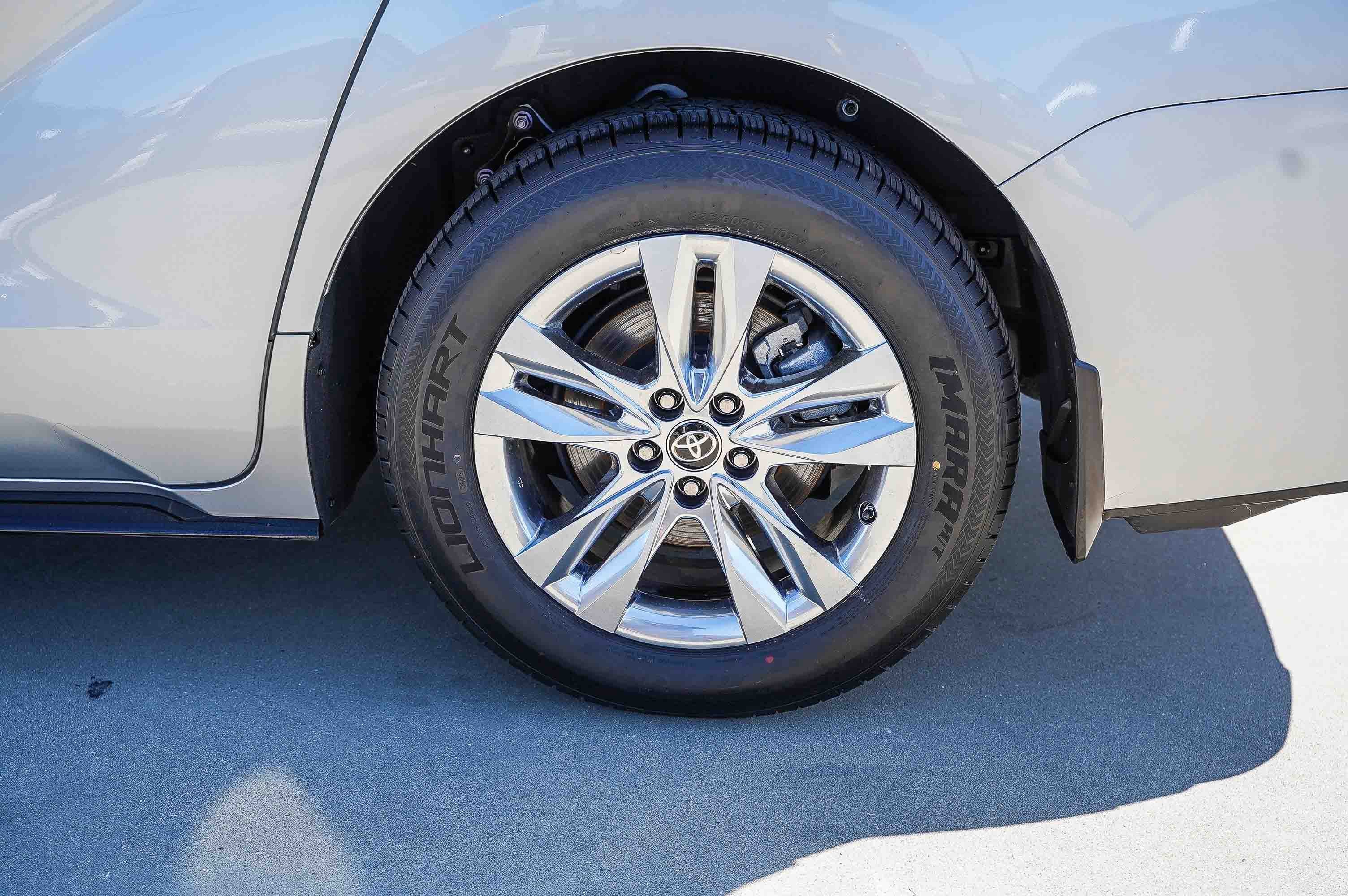 Certified 2023 Toyota Sienna Limited image 8