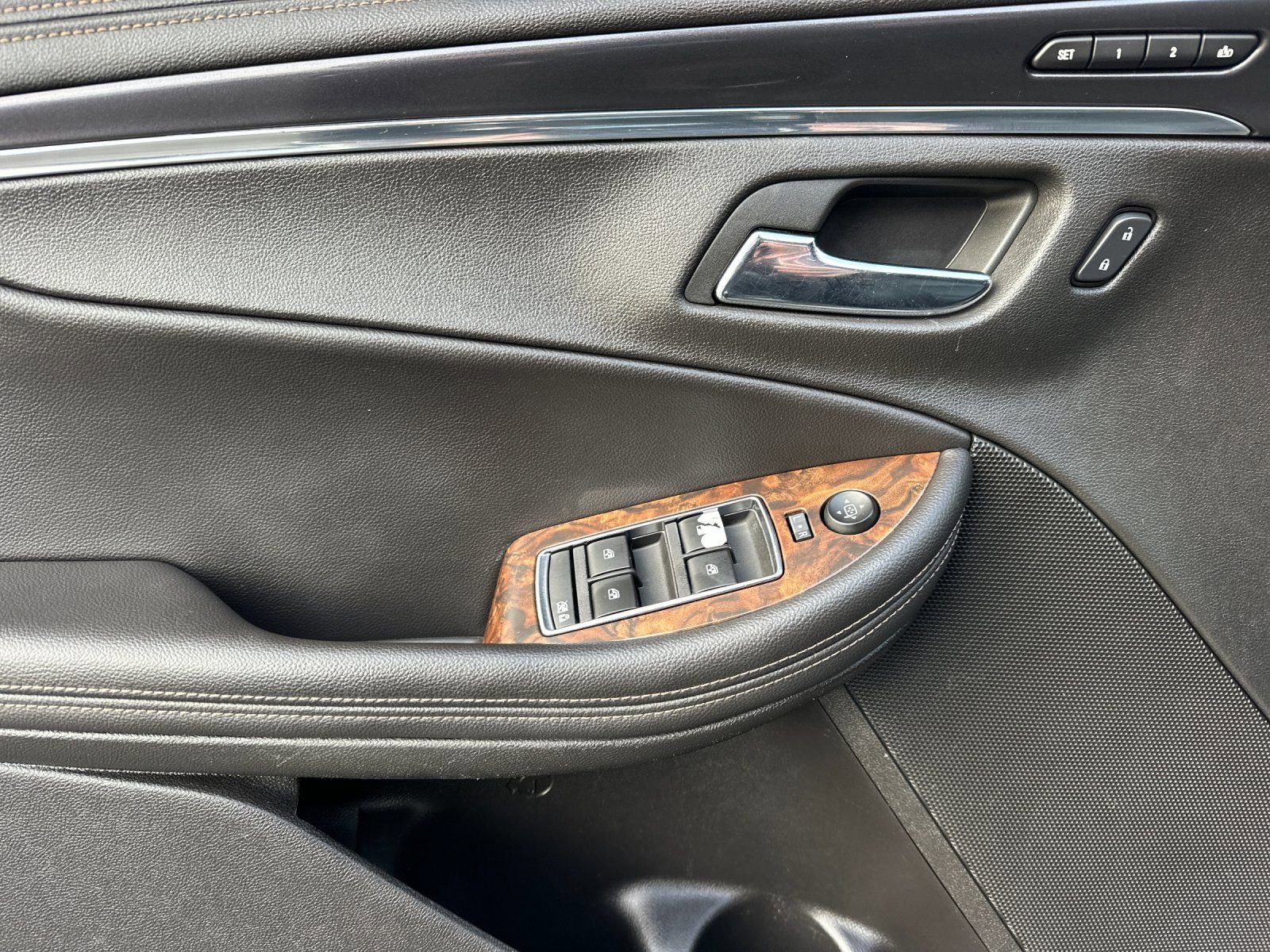 Used 2014 Chevrolet Impala LTZ image 10