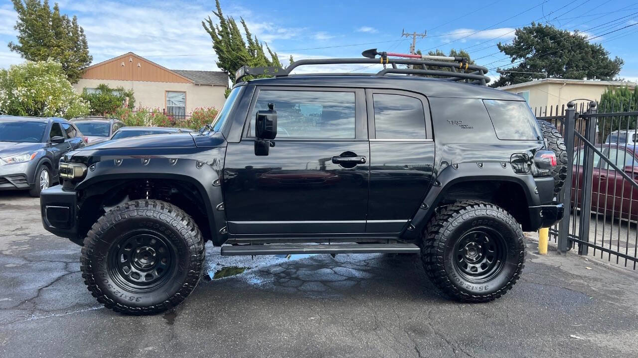 Used 2009 Toyota FJ Cruiser 2WD image 7