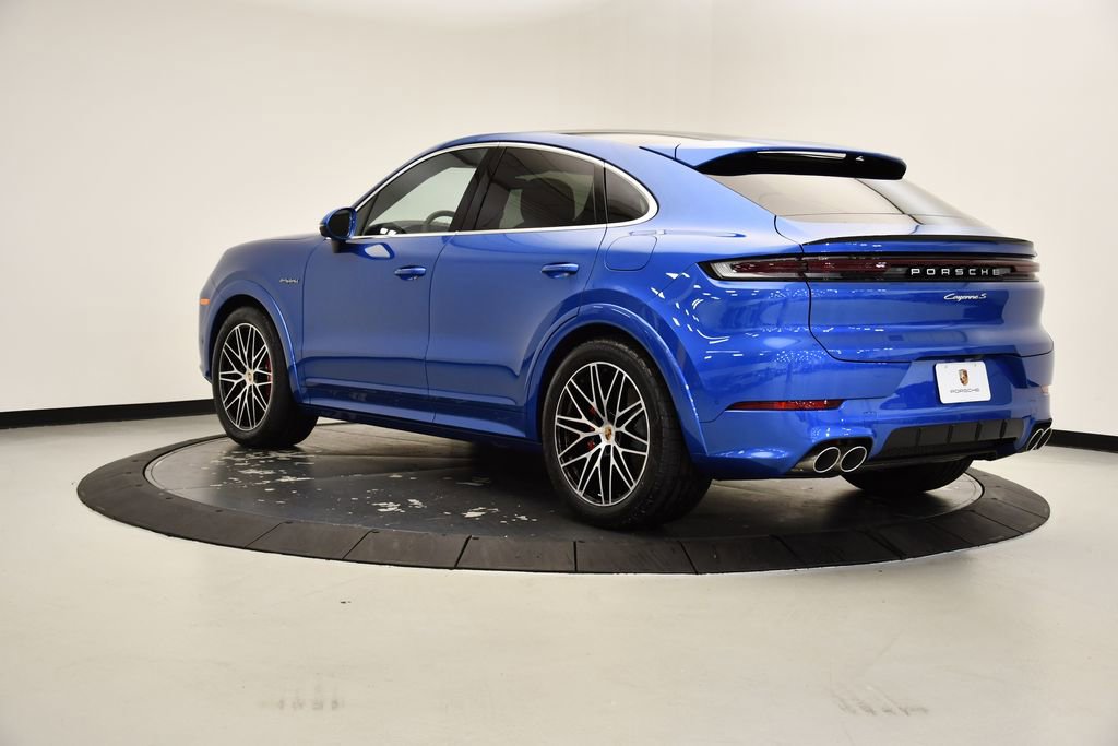 Certified 2025 Porsche Cayenne S image 3