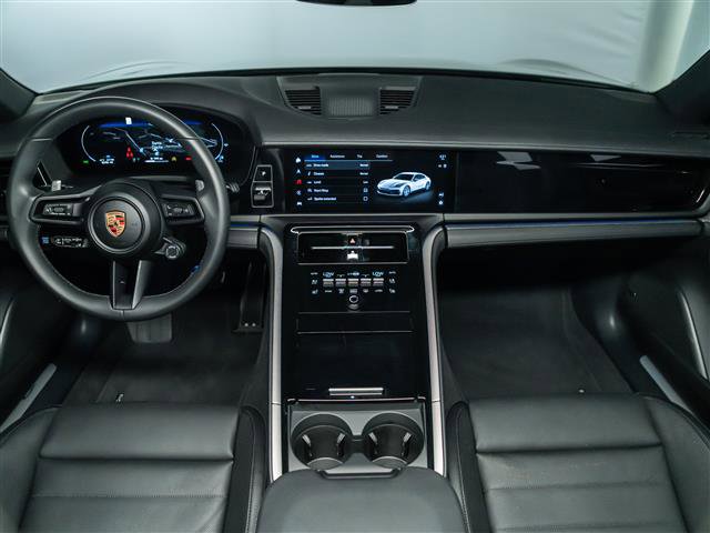 Certified 2025 Porsche Panamera RWD image 18