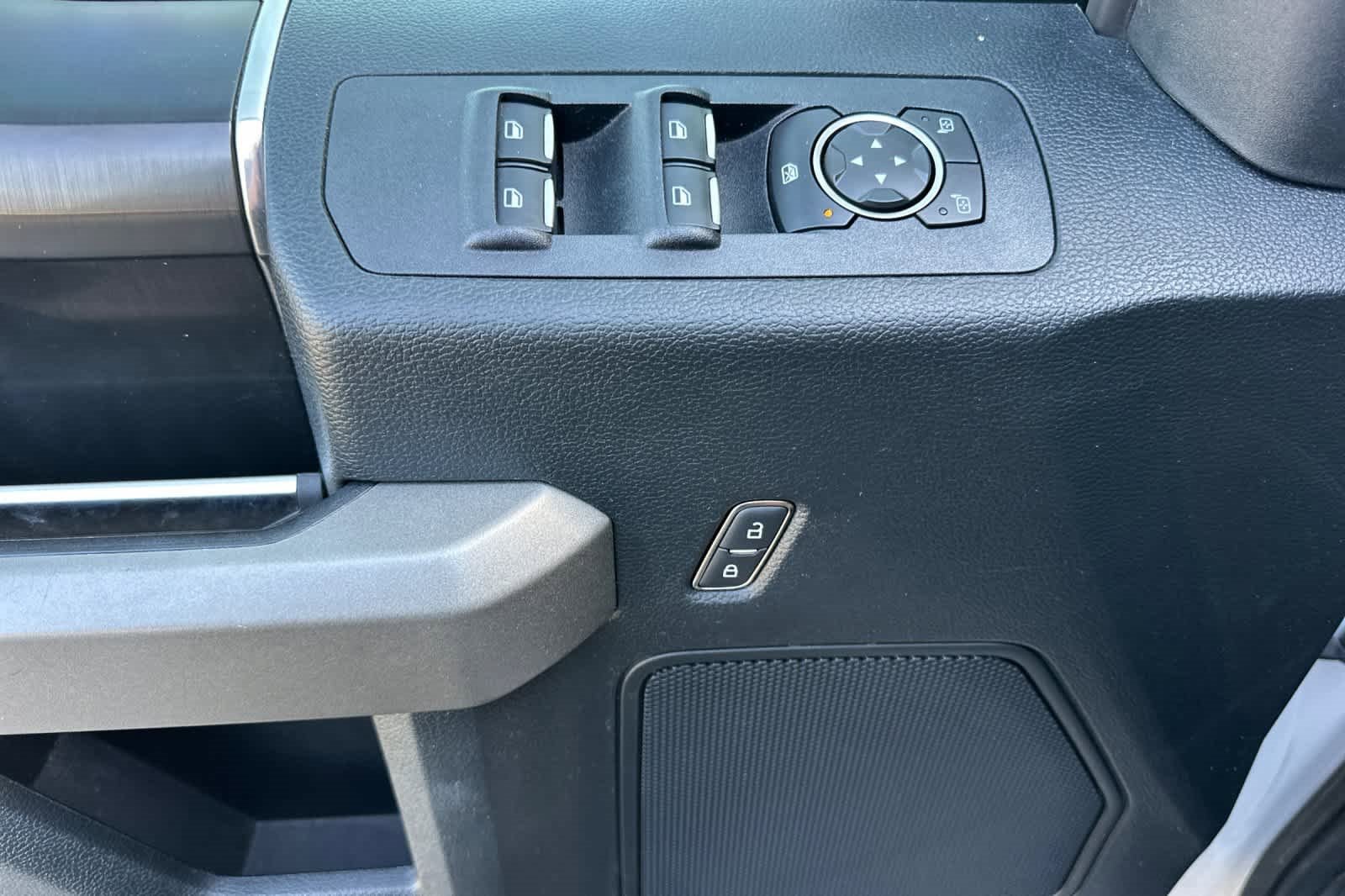 Used 2019 Ford F150 Raptor image 12