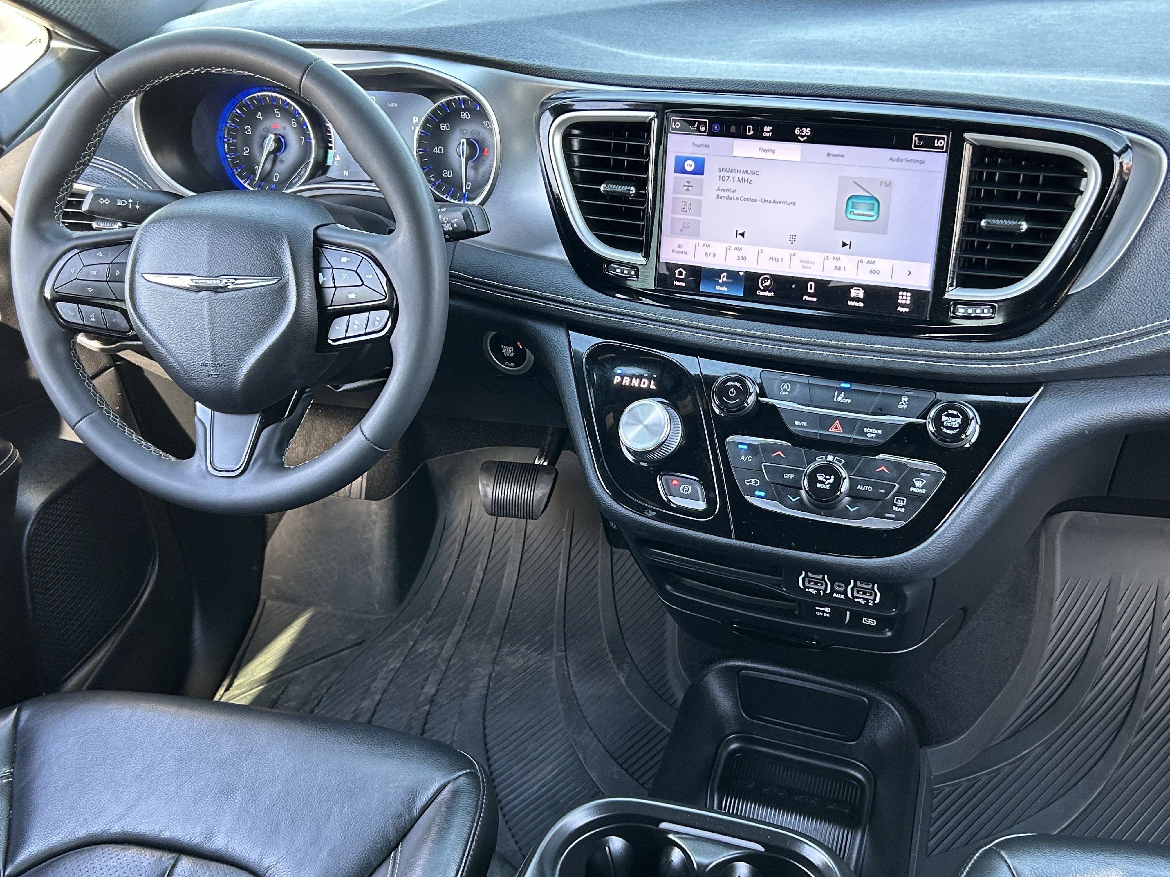 Certified 2022 Chrysler Pacifica Touring-L w/ S Appearance Package image 14