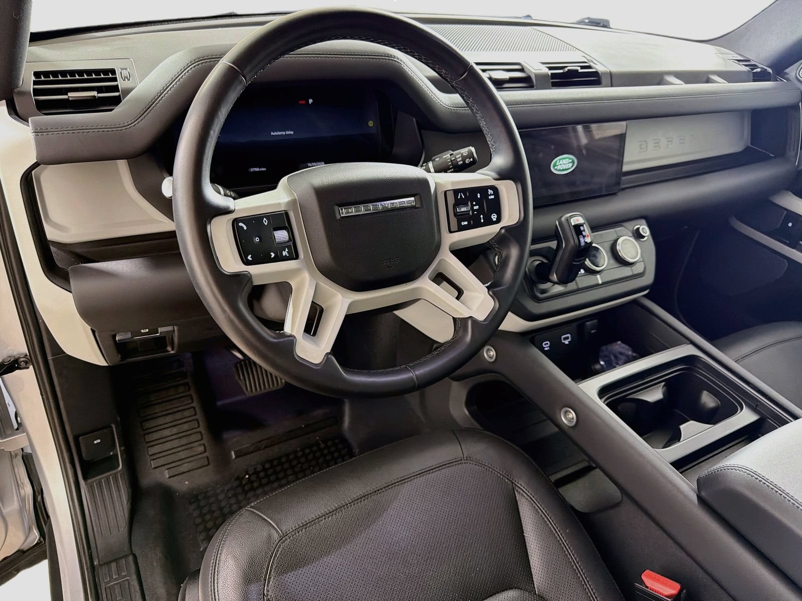 Used 2024 Land Rover Defender 110 S AWD/4WD image 10