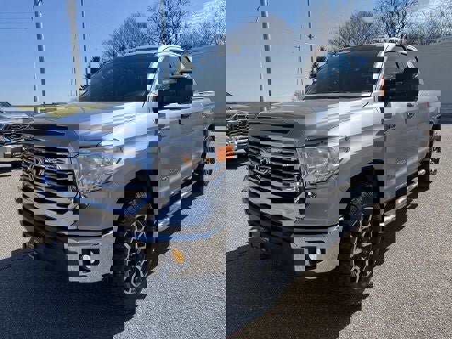 Used 2016 Toyota Tundra SR5 w/ SR5 Upgrade Package image 5