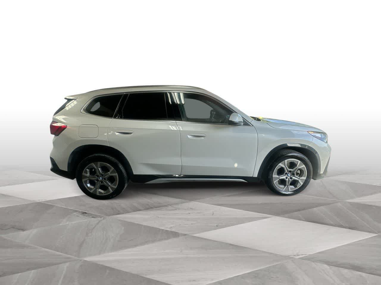 Used 2026 BMW X1 xDrive28i AWD/4WD image 9
