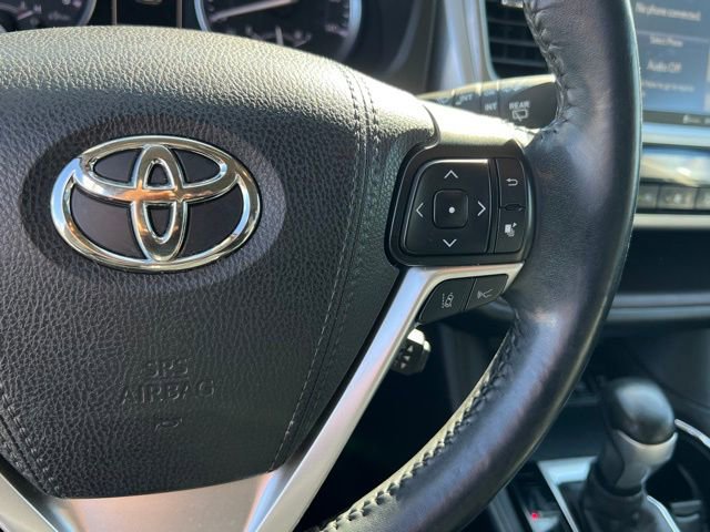 Used 2018 Toyota Highlander Limited image 24