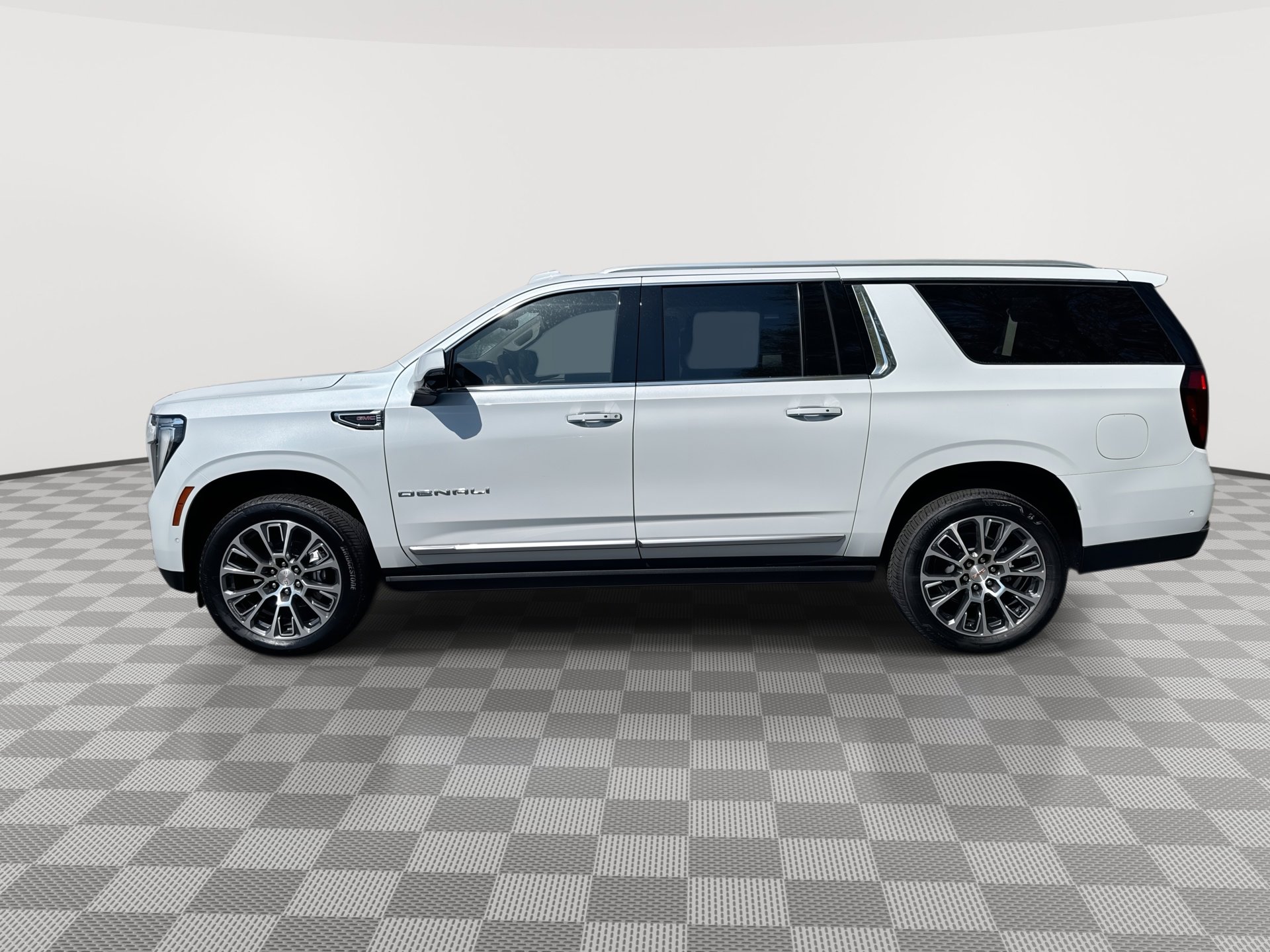 New 2026 GMC Yukon XL Denali w/ Denali Reserve Package AWD/4WD image 5