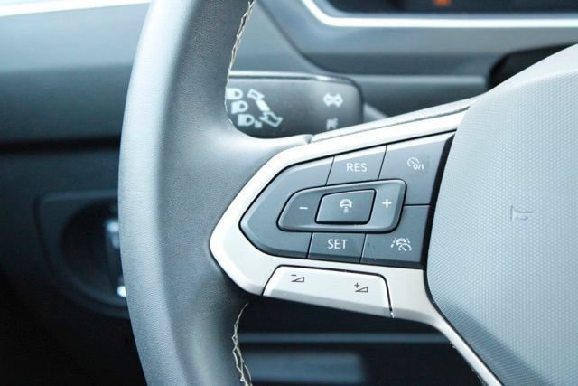 Used 2024 Volkswagen Tiguan SE w/ Panoramic Sunroof Package AWD/4WD image 23