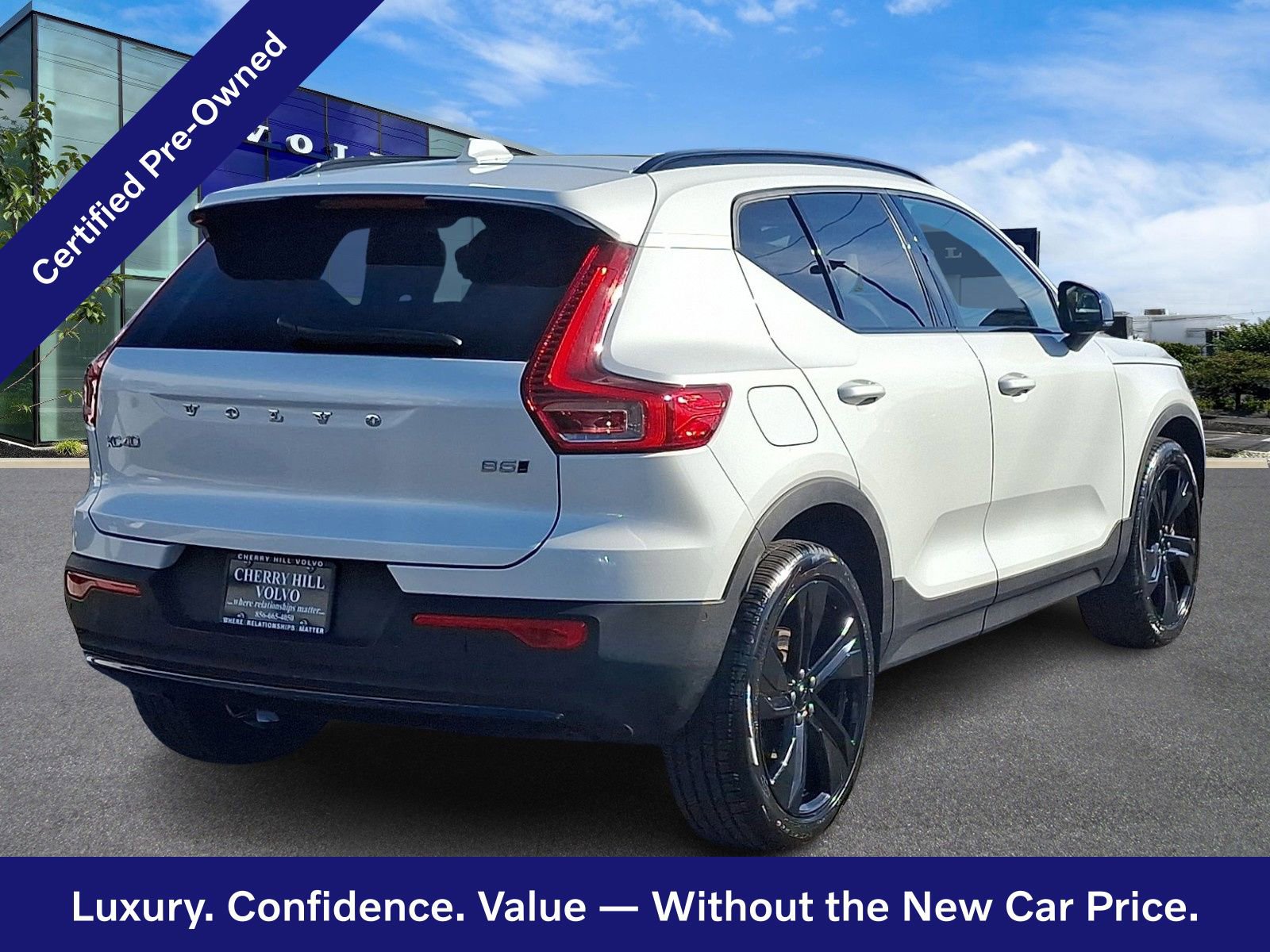 Certified 2023 Volvo XC40 B5 Plus w/ Protection Package Premier image 7