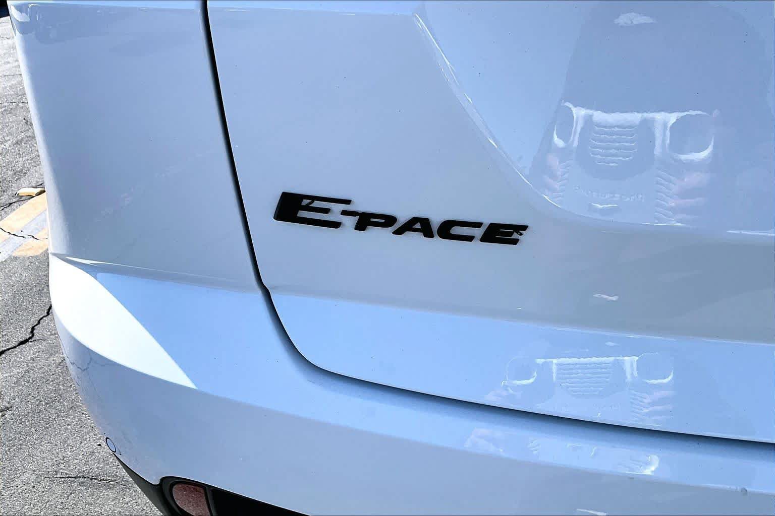 Used 2022 Jaguar E-PACE SE AWD/4WD image 10