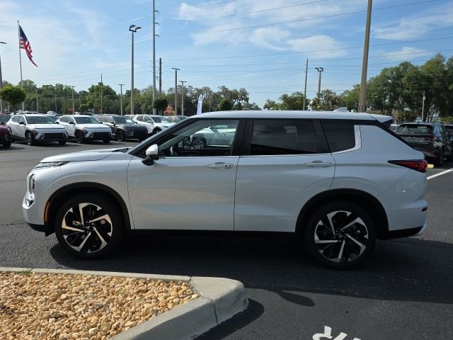 Used 2024 Mitsubishi Outlander SE image 20