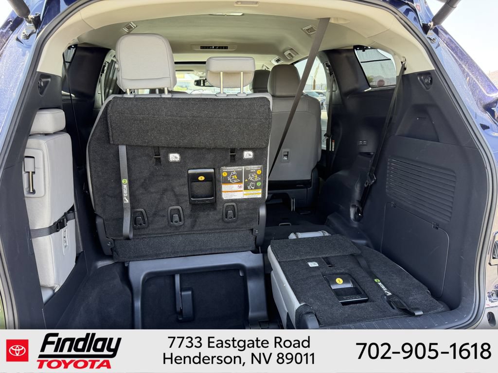 Certified 2026 Toyota Sienna XLE FWD image 17