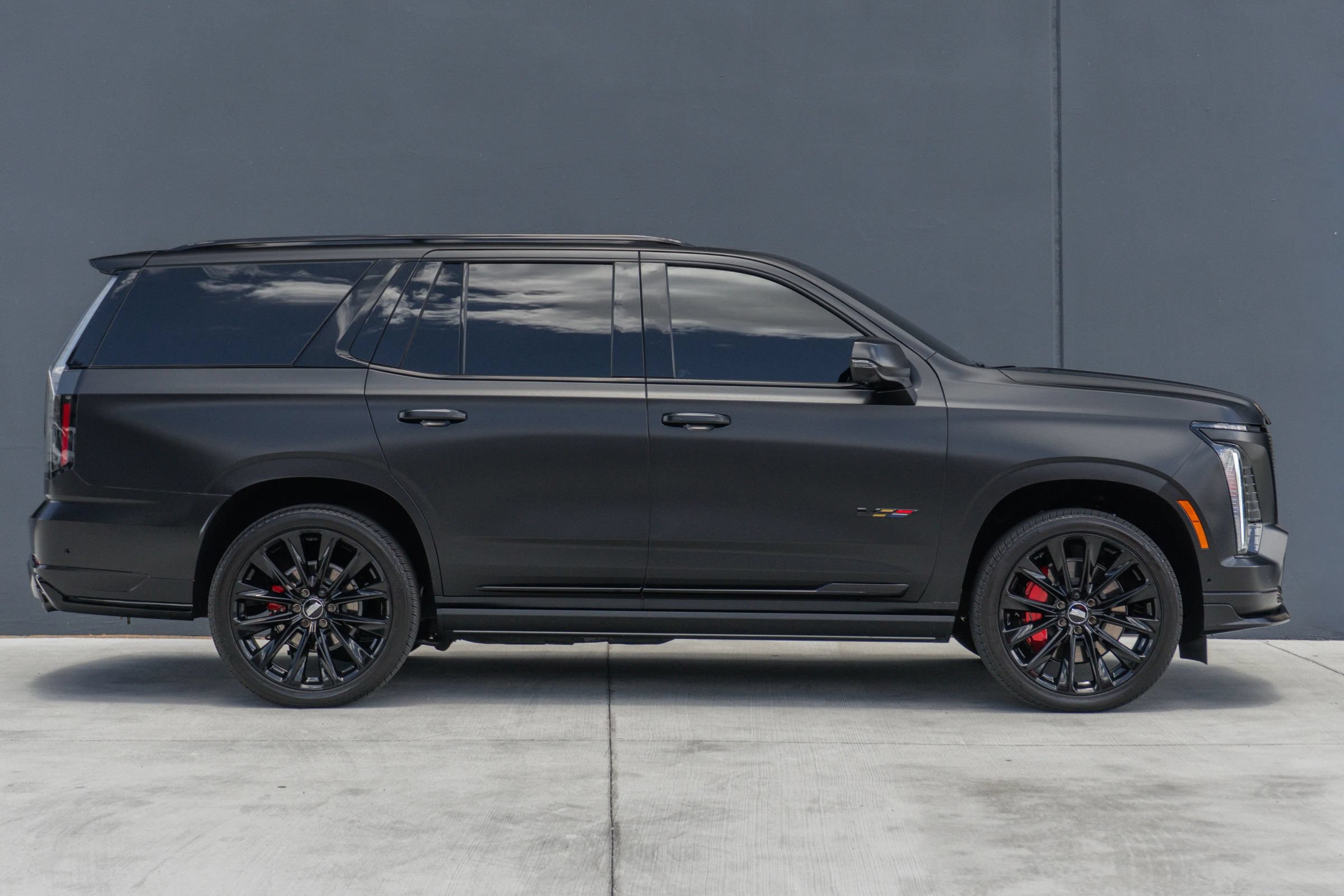 Used 2026 Cadillac Escalade V AWD/4WD image 6