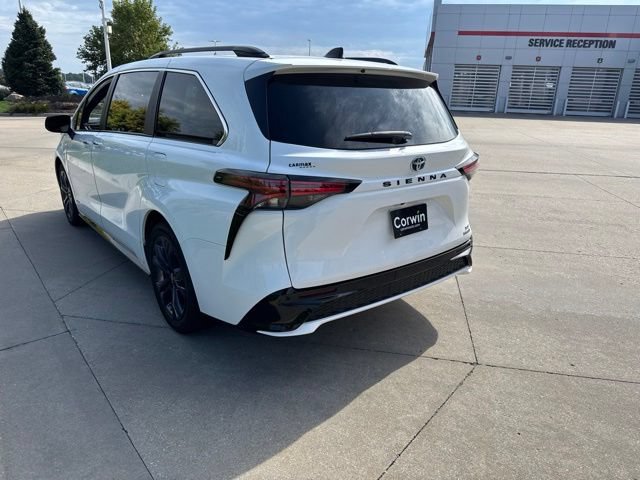 Used 2021 Toyota Sienna XSE FWD image 6