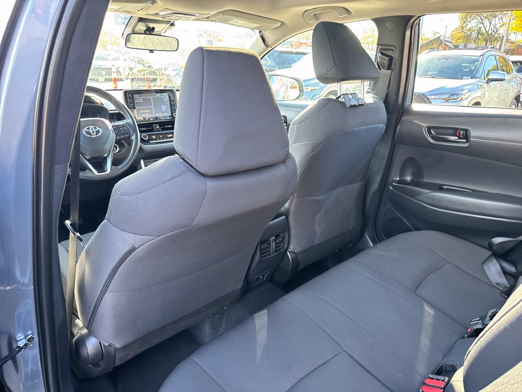 Used 2022 Toyota Corolla Cross LE w/ Moonroof Package AWD/4WD image 39