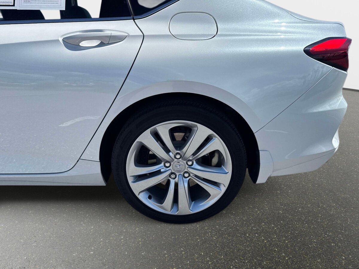 Used 2023 Acura TLX w/ Technology Package FWD image 9