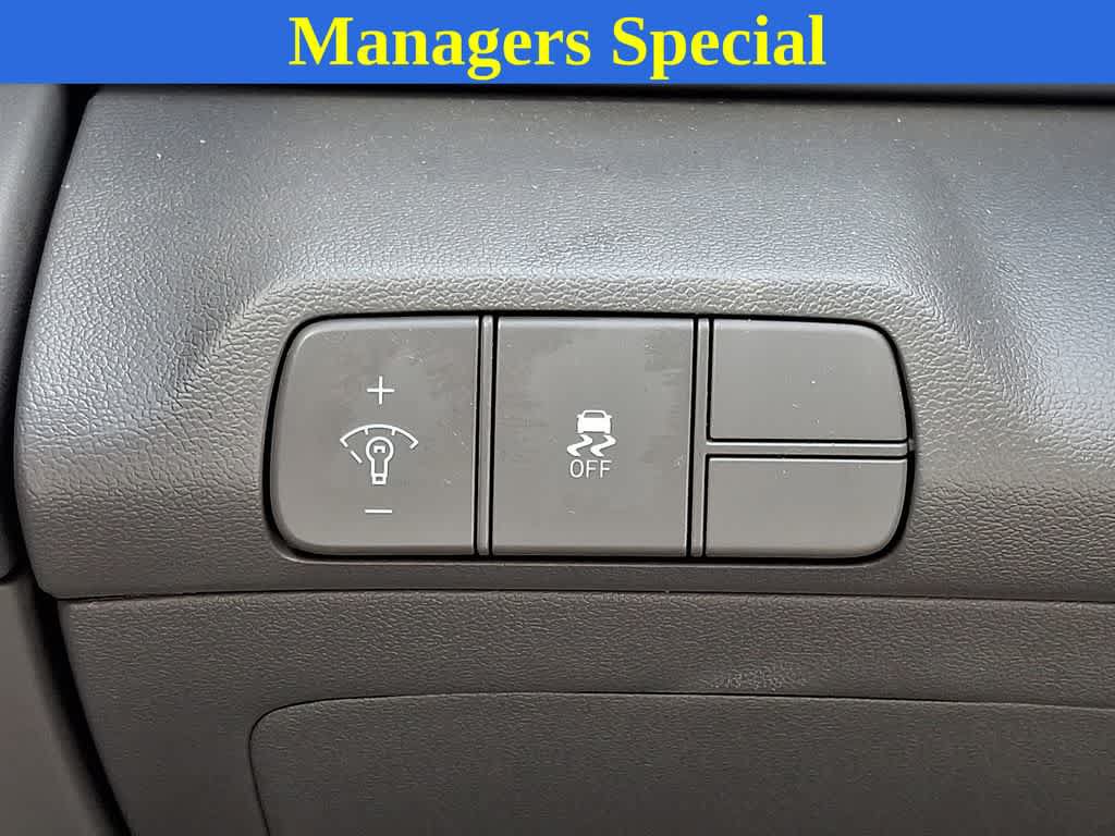 Used 2024 Hyundai Elantra SEL FWD image 22