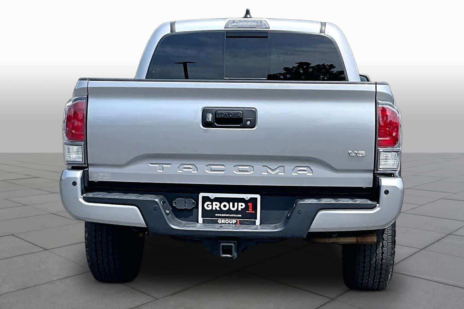 Used 2021 Toyota Tacoma TRD Off-Road w/ Technology Package AWD/4WD image 5