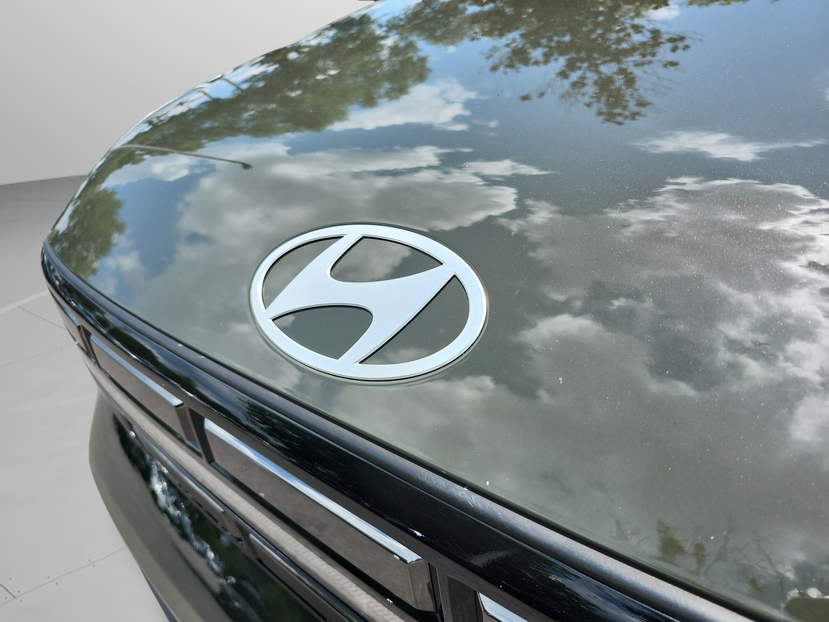 Certified 2025 Hyundai Santa Fe Limited FWD image 30