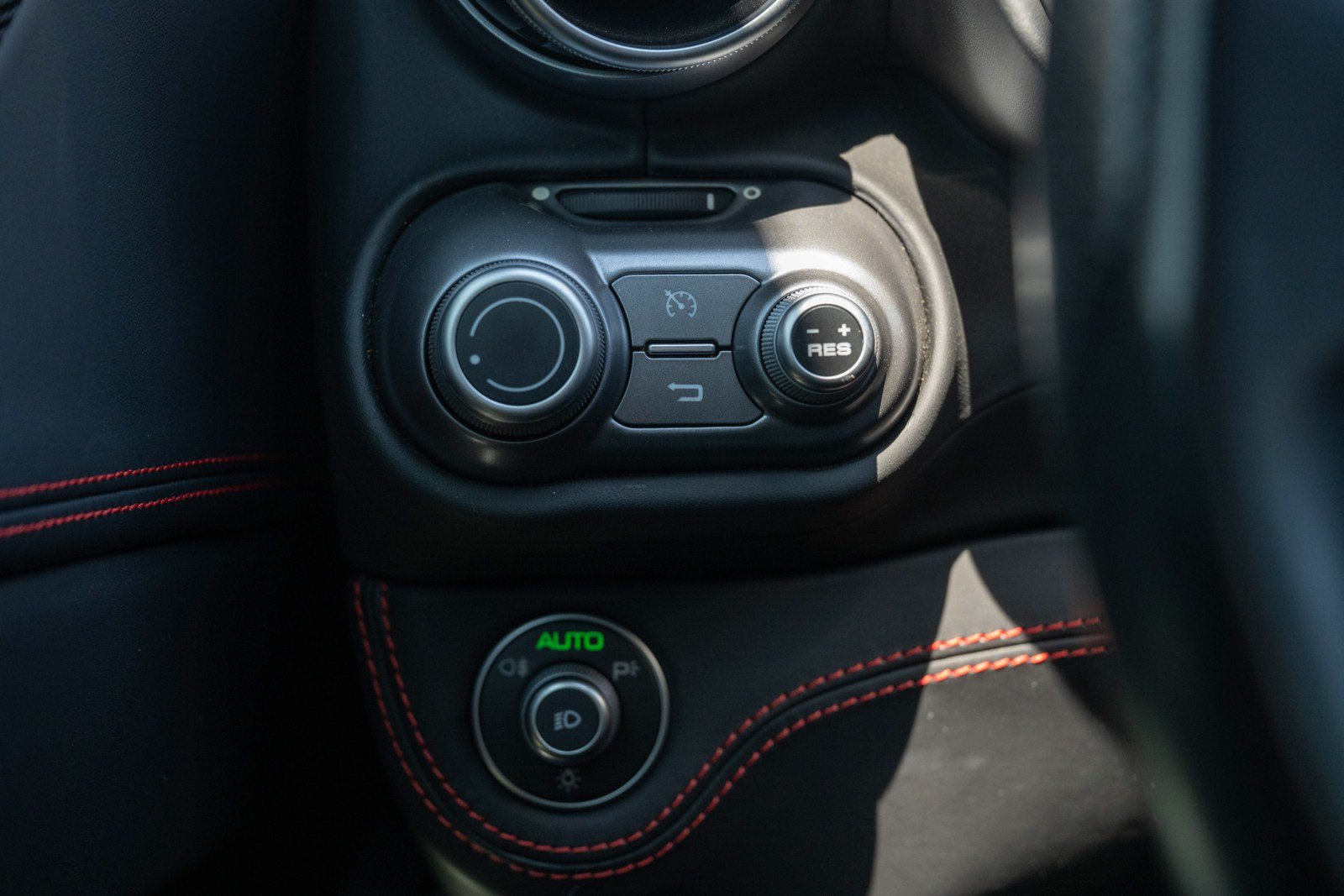 Used 2019 Ferrari Portofino RWD image 39