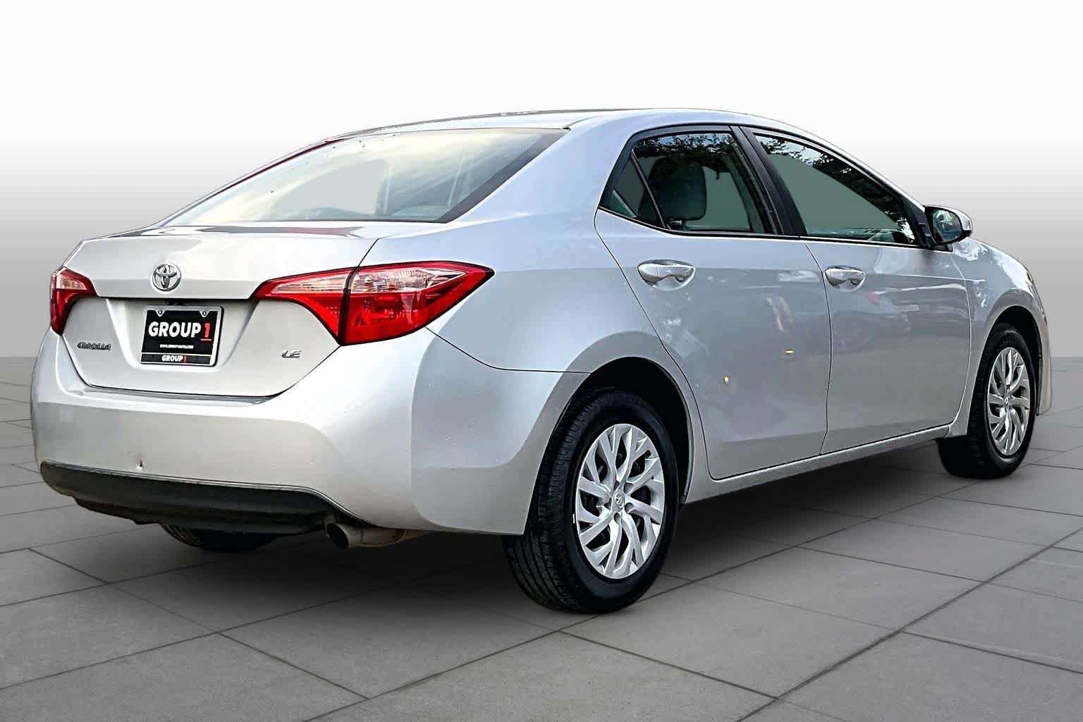 Used 2018 Toyota Corolla LE FWD image 13