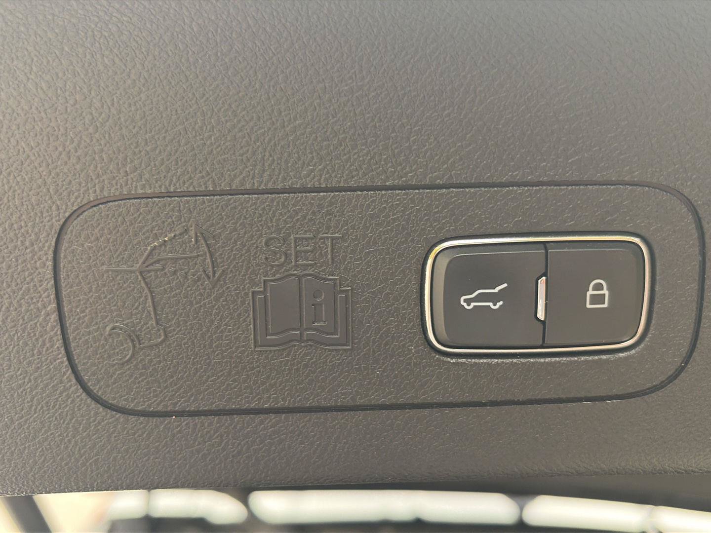 Used 2022 Lincoln Aviator AWD w/ Premium Package image 14